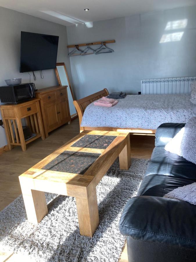 Roblins Nest Apartment Ammanford Exterior photo